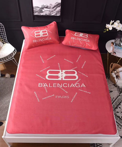 バレンシアガ ひんやり敷きパット 夏用寝具 